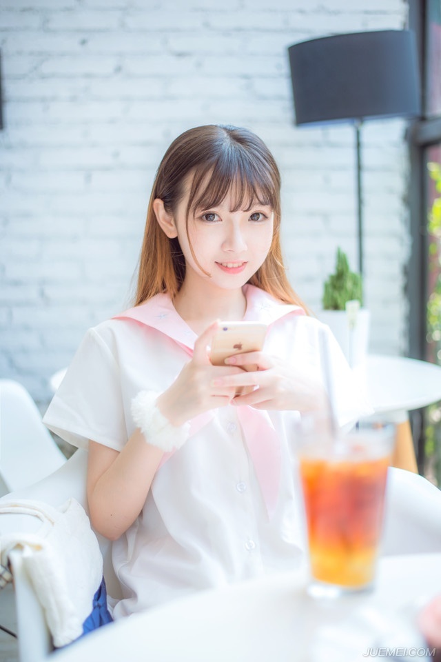 “新任都督是吕蒙？”诸葛亮突然皱起了眉头。